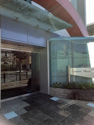 26/30 エントランス