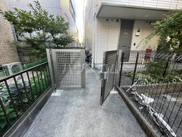 21/25 エントランス