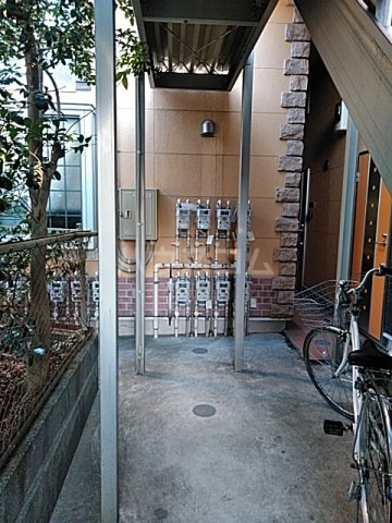 21/30 エントランス