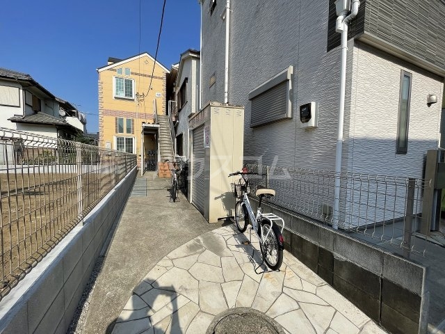 21/30 エントランス