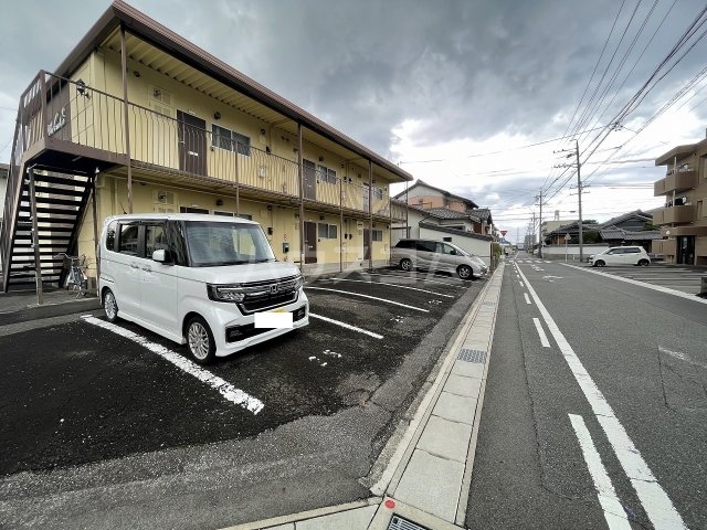 23/30 駐車場