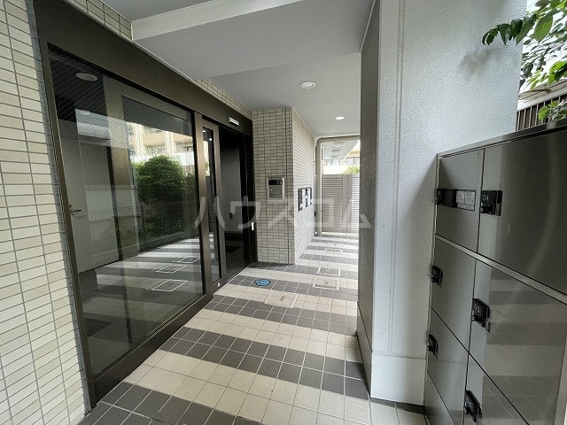 21/27 エントランス