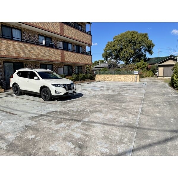20/23 駐車場