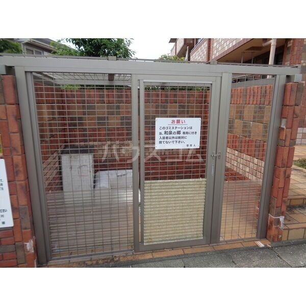 16/19 エントランス