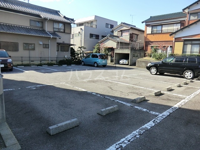 2/3 駐車場