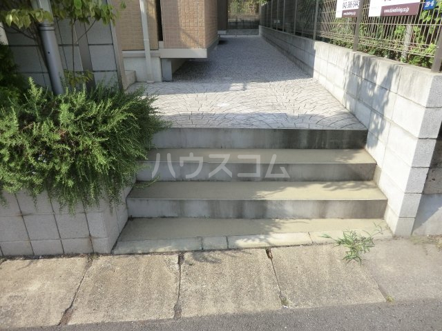 2/4 エントランス