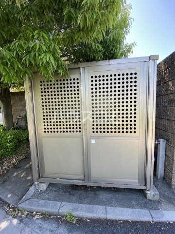 14/25 エントランス