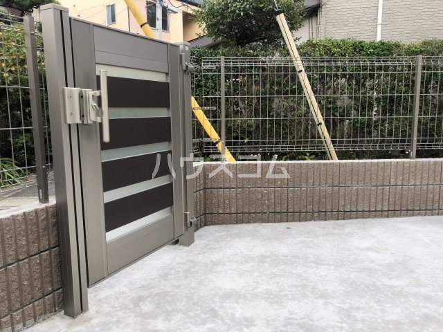 17/23 エントランス