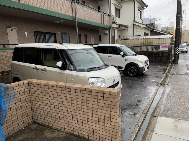 18/26 駐車場