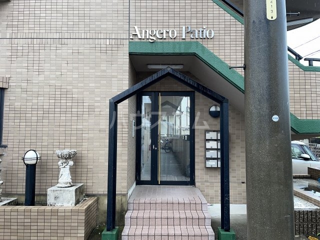 20/30 エントランス