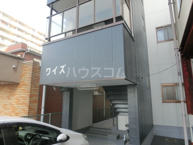 24/30 エントランス