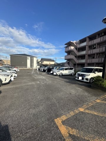19/28 駐車場