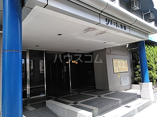 2/5 エントランス