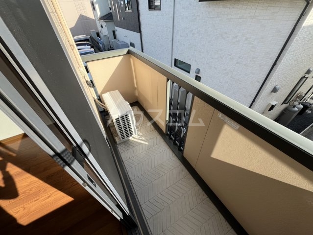 13/19 バルコニー