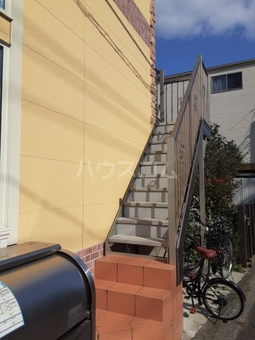 23/26 エントランス