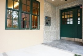 20/24 エントランス