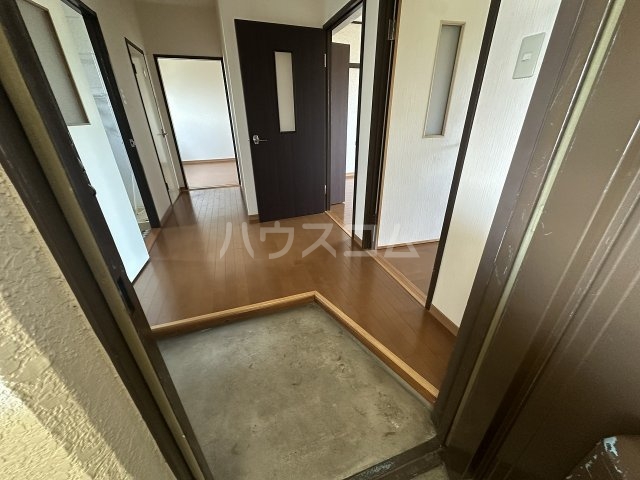 13/28 玄関