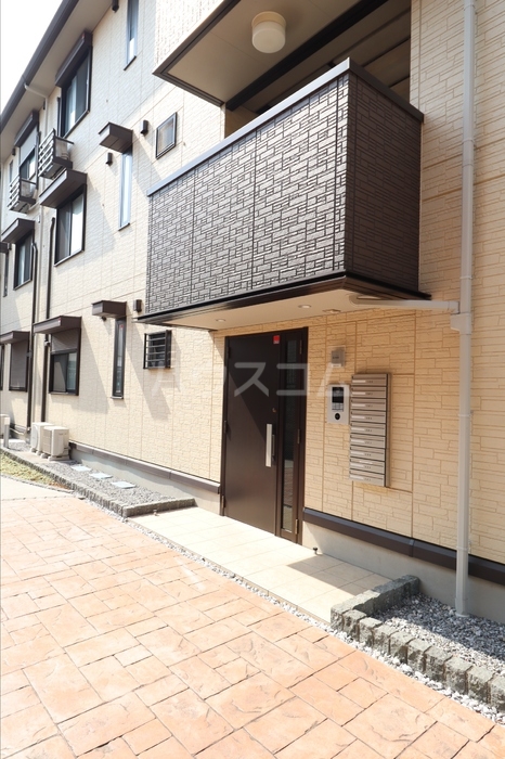 15/23 エントランス