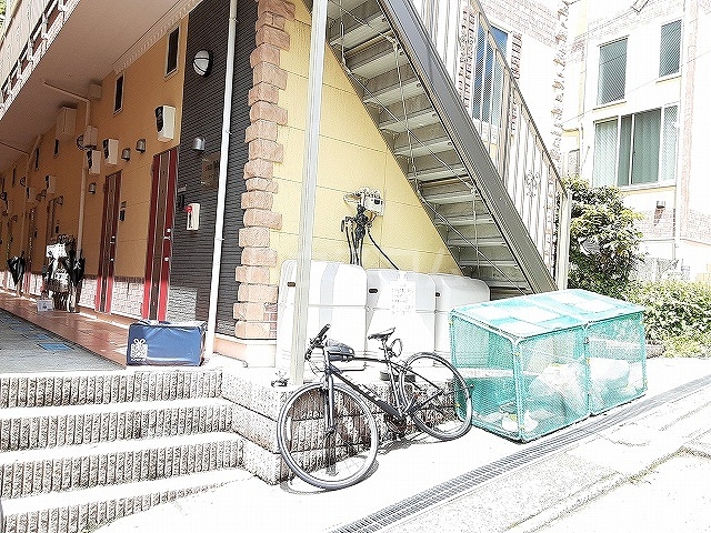 20/29 エントランス