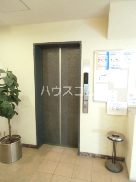 25/25 エントランス