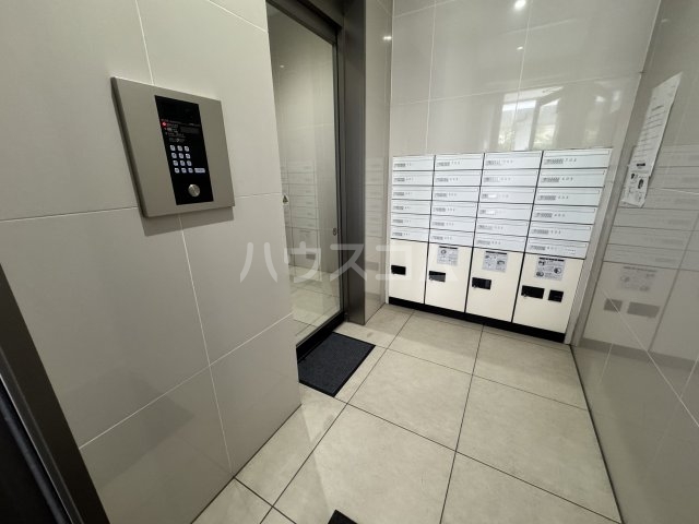 22/30 エントランス