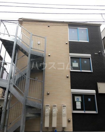 16/21 エントランス