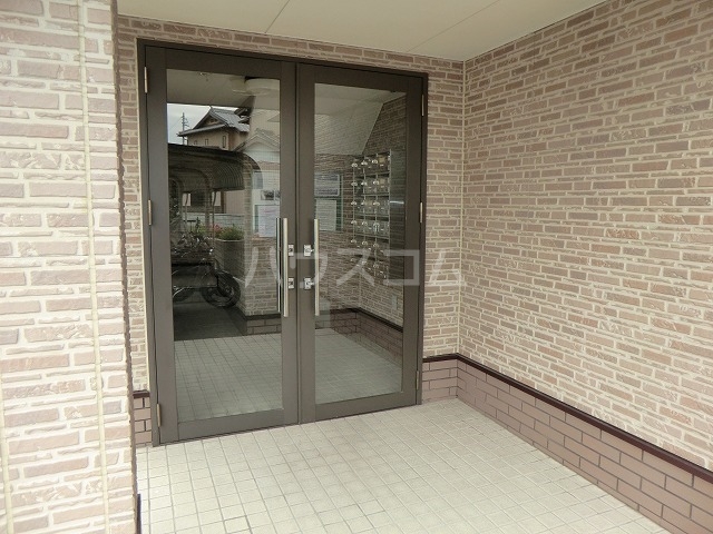 2/3 エントランス