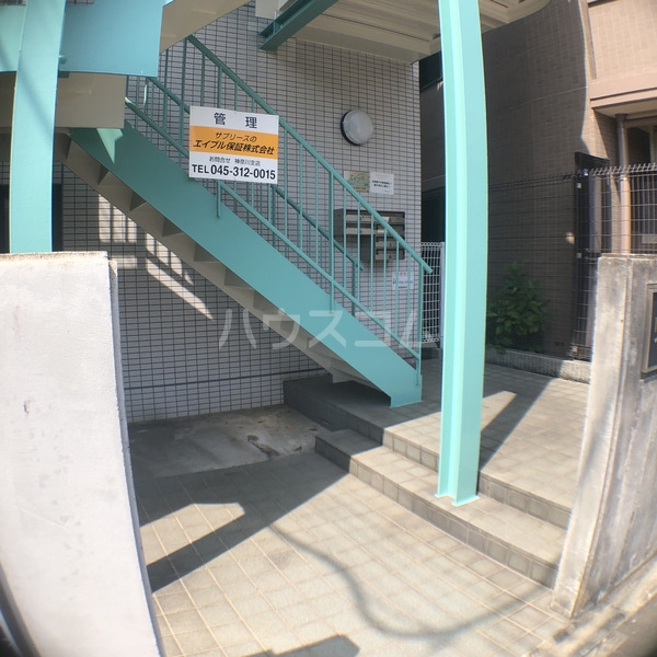 2/3 エントランス