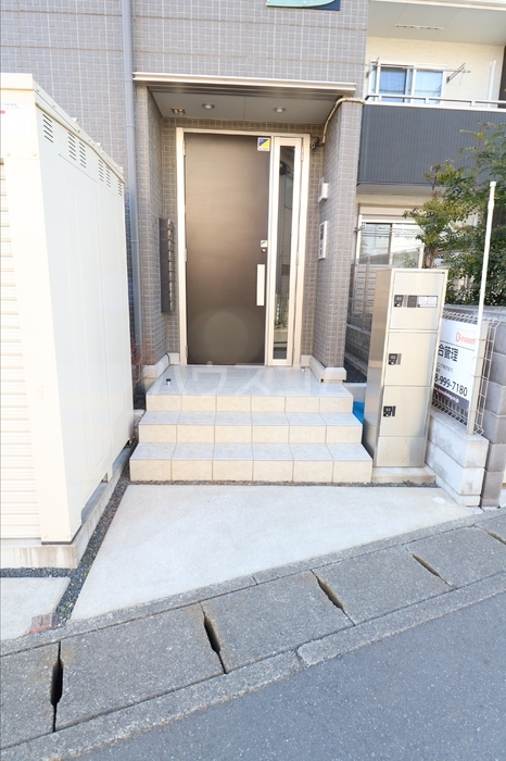 17/25 エントランス