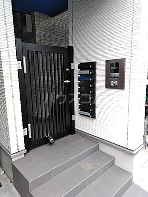 2/3 エントランス