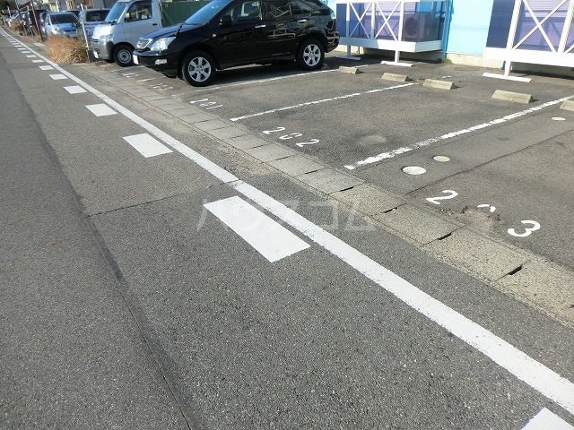 20/25 駐車場