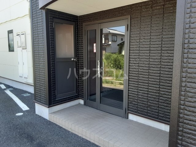 28/30 エントランス