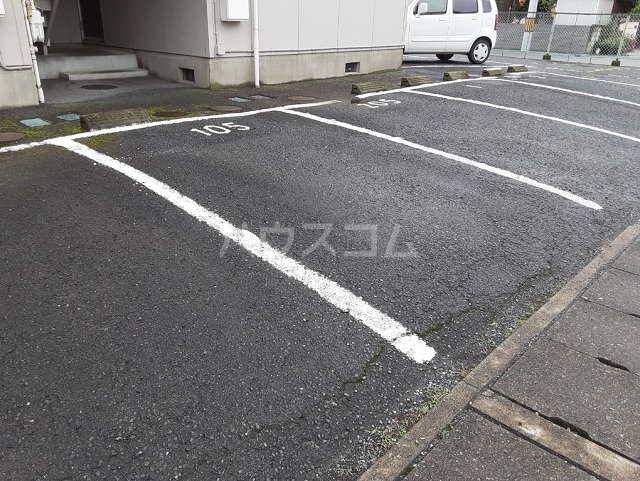 19/28 駐車場