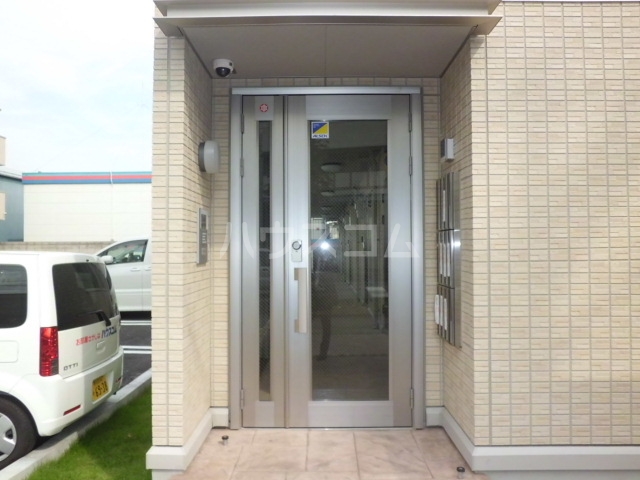 16/26 エントランス