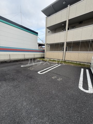 22/30 駐車場