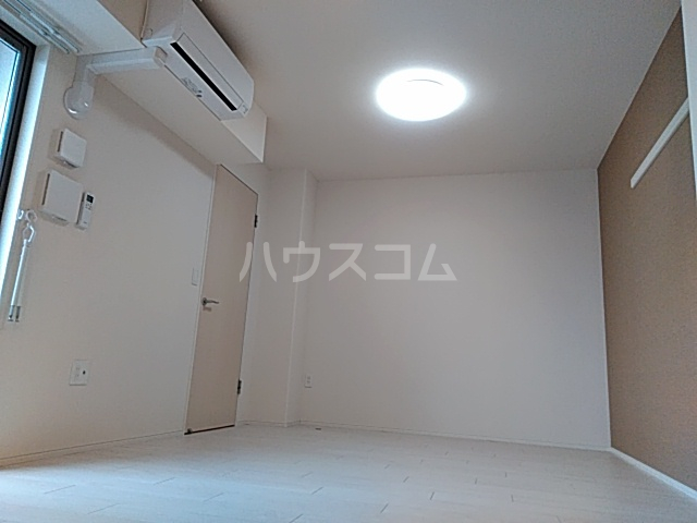 24/27 エントランス