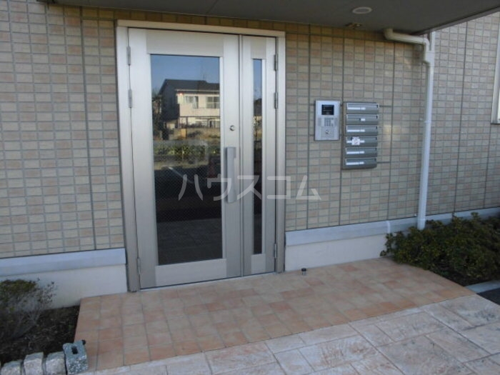 16/26 エントランス