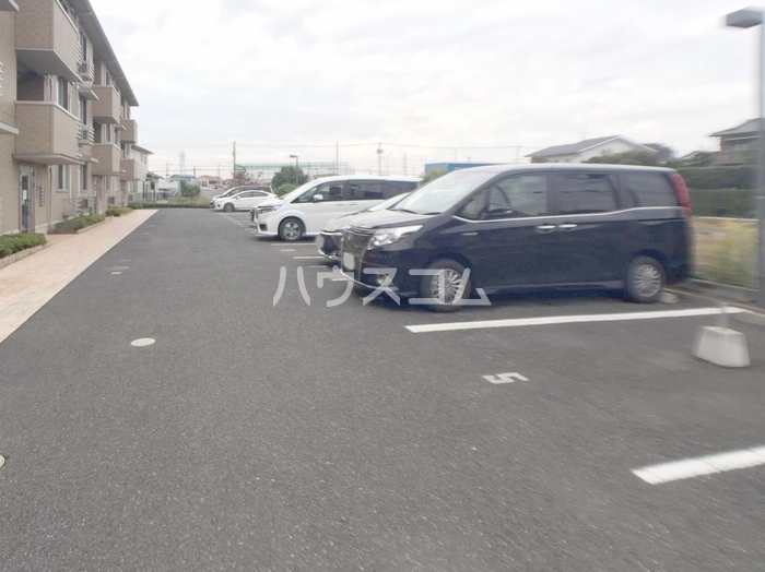 17/27 駐車場
