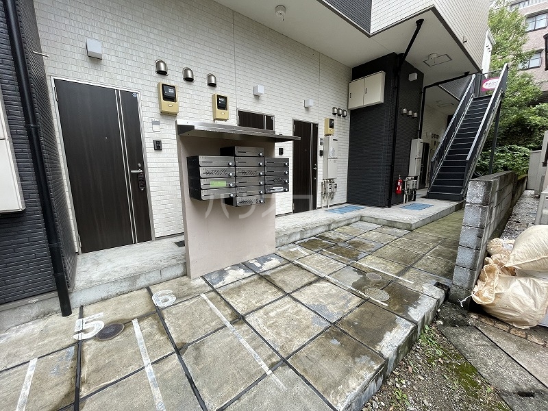 21/28 エントランス