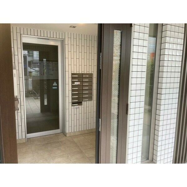 15/19 エントランス