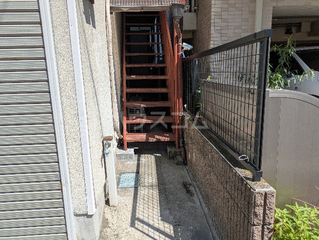 21/28 エントランス