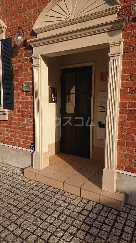 21/30 エントランス