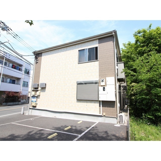22/27 駐車場