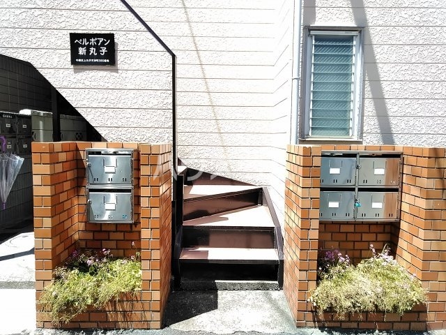 18/22 エントランス