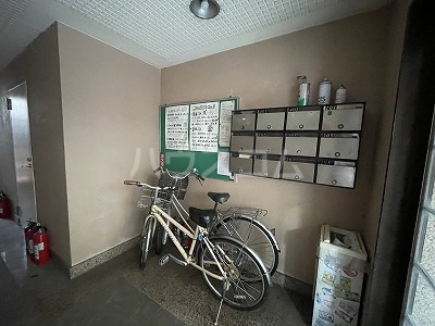 21/26 エントランス