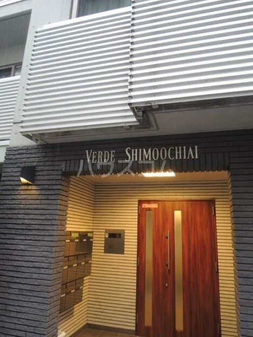 18/19 エントランス