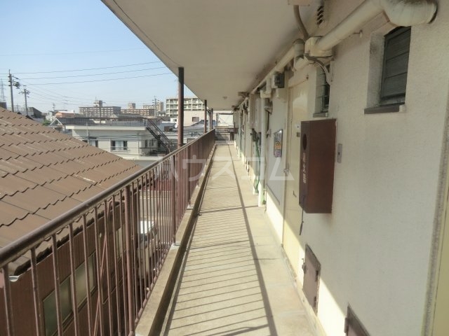 20/30 エントランス