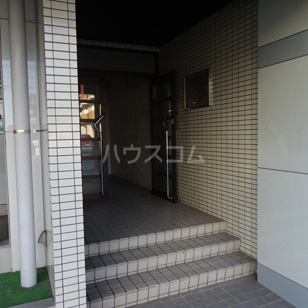 17/26 エントランス