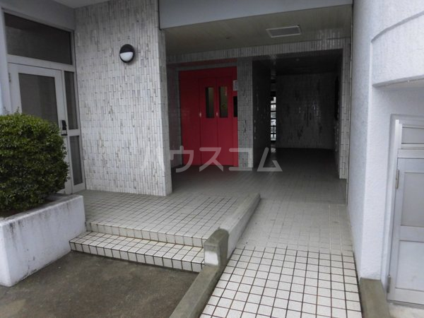 16/27 エントランス