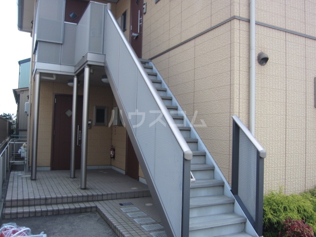 22/30 エントランス